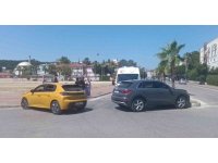 Manavgat’ta otomobiller çarpıştı: 2 yaralı