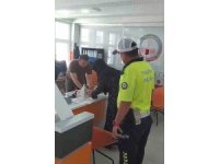 Kimliğini unutan öğrencinin imdadına polis yetişti, son dakika gelen sınava alınmadı