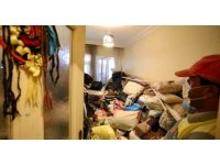 Kepez’de çöp ev operasyonunda 2 ayrı evden 8 kamyon dolusu çöp çıktı