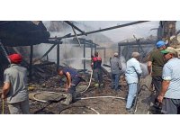 Bahçede yakılan ateş 2 ev ve 1 metruk binayı kül etti