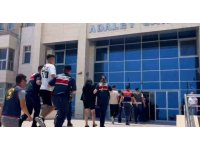 İş yerlerini kurşunlayıp zarar veren 2 şüpheli tutuklandı: O anlar kamerada