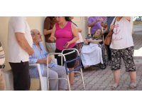 Antalya’da yangın paniği, apartman dumanla kaplandı, yaşlı çift kurtarıldı