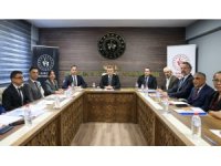 Vali Toros, gençlik ve spor faaliyetlerini değerlendirdi