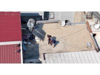 Uyuşturucuyu tuvalete atıp kaçmaya çalışan şüpheli dron takibi ile yakalandı