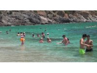 Alanya’da aşırı sıcaklar sahilleri doldurdu