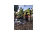 Göle düşen uçağın enkazının çıkartılma görüntüleri paylaşıldı