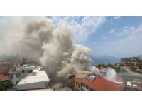 Antalya Kaleiçi’ndeki yangın