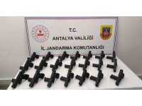 Antalya’da ruhsatsız 21 tabanca ele geçirildi, 1 kişi tutuklandı