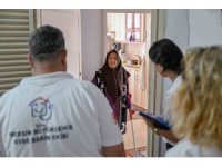 Mersin Büyükşehir Belediyesi, yaşlı vatandaşlara ’evlat sevgisi’ ile destek oluyor