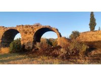 Tarihi Aspendos Su Kemerleri yakınında çıkan yangın korkuttu