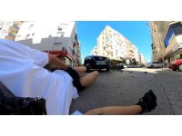 Otomobille çarpışan motosikletli ölümden döndü