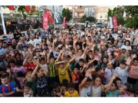 Mahallelerde eğlence "Sahne Kepez" ile başladı