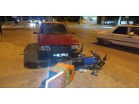 Otomobil motosiklete çarptı, o anlar kamerada