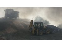 Isparta’da çıkan çöplük yangını ormana sıçramadan söndürüldü