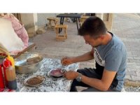 Dağdan kar getirip tatlandırdı, tabağını 50 TL’den satmaya başladı