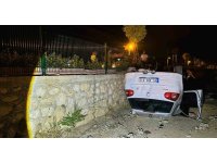 Kanala düşen otomobilin sürücüsü yaralandı