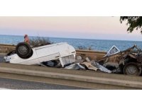 Otomobil bariyerlere çarptı: 1 ölü, 1 yaralı