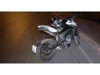 Bordür taşına çarpan motosikletin sürücüsü yaralandı