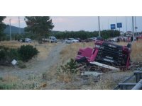 Domates yüklü kamyon şarampole devrildi: 1 ölü