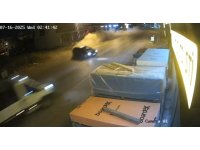 Kontrolünü kaybeden otomobil sürücüsü kamyonetle kafa kafaya çarpıştı