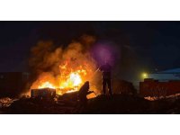 Sanayi Sitesi’nde hurdalık alanda yangın çıktı