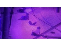 Tramvay durağına çarpan motosikletteki 2 kişi yaralandı