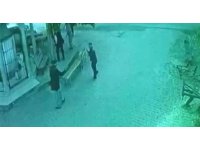 Bir elinde baston diğer elinde silahla köylülere kabusu yaşattı