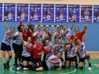 Mavi Kelebekler’den lidere çelme