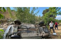 Otomobil uçuruma yuvarlandı: 5 yaralı