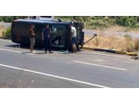 Alanya’da karşı şeride geçen hafif ticari araç ticari taksiyle çarpıştı: 1 yaralı