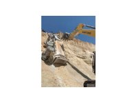 Hatay’da kum ocağında çalışan kamyon devrildi: 1 yaralı