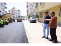 Akdeniz’de sokaklar sıcak asfaltla yenileniyor