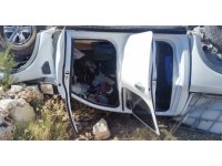 Uçurumdan yuvarlanan pikabın sürücüsü yaralandı