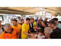 Dörtyol’da orman yangınında şehit düşen kahramanlar için helva dağıtıldı