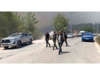 Vali Toros, Silifke’deki yangın söndürme çalışmalarını yakından takip etti