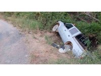 Yangın ekibine yemek götüren araç şarampole yuvarlandı