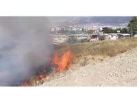 Hatay’da çıkan bahçe yangını büyümeden söndürüldü
