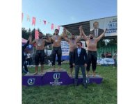 Kemer Belediyesi güreşçileri kürsüye çıktı