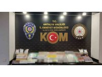 Antalya’da rüşvet ve kaçakçılık operasyonları: 2 tutuklama