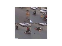 Mersin’de yola fırlayan çocuğa motosikletler çarptı