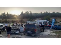 Midibüs ile çarpışan otomobil takla attı: 6 yaralı