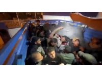 42 göçmen üzeri fileyle kapatılan kamyonet kasasında yakalandı
