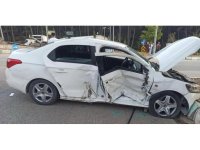 Ambulansla, otomobil çarpıştı: 5 yaralı