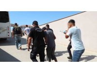 Antalya’da eş zamanlı düzenlenen operasyonda 80 aranan şahıs yakalandı