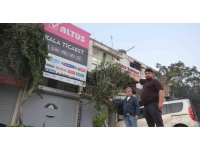 Beyaz eşya satın alma hayaliyle umutla bekleyen vatandaşların hayali bayinin kepenk açmamasıyla son buldu