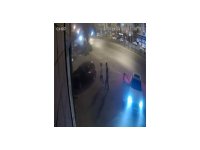 Antalya’da alkollü sürücü önce ağaca, sonra iş yerinin camına çarptı