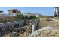 Köprü inşaatında düşen işçi tedavi gördüğü hastanede hayatını kaybetti