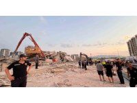 Kahramanmaraş’ta bina yıkımı sırasında iş makinası operatörü göçük altında kaldı