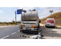 Yangın söndürme cihazı yüklü araç, süt tankerine çarptı: 1 yaralı