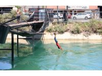 Adana’da termometreler 51 dereceyi gösterdi: Parklar boş kaldı, sulama kanalları doldu